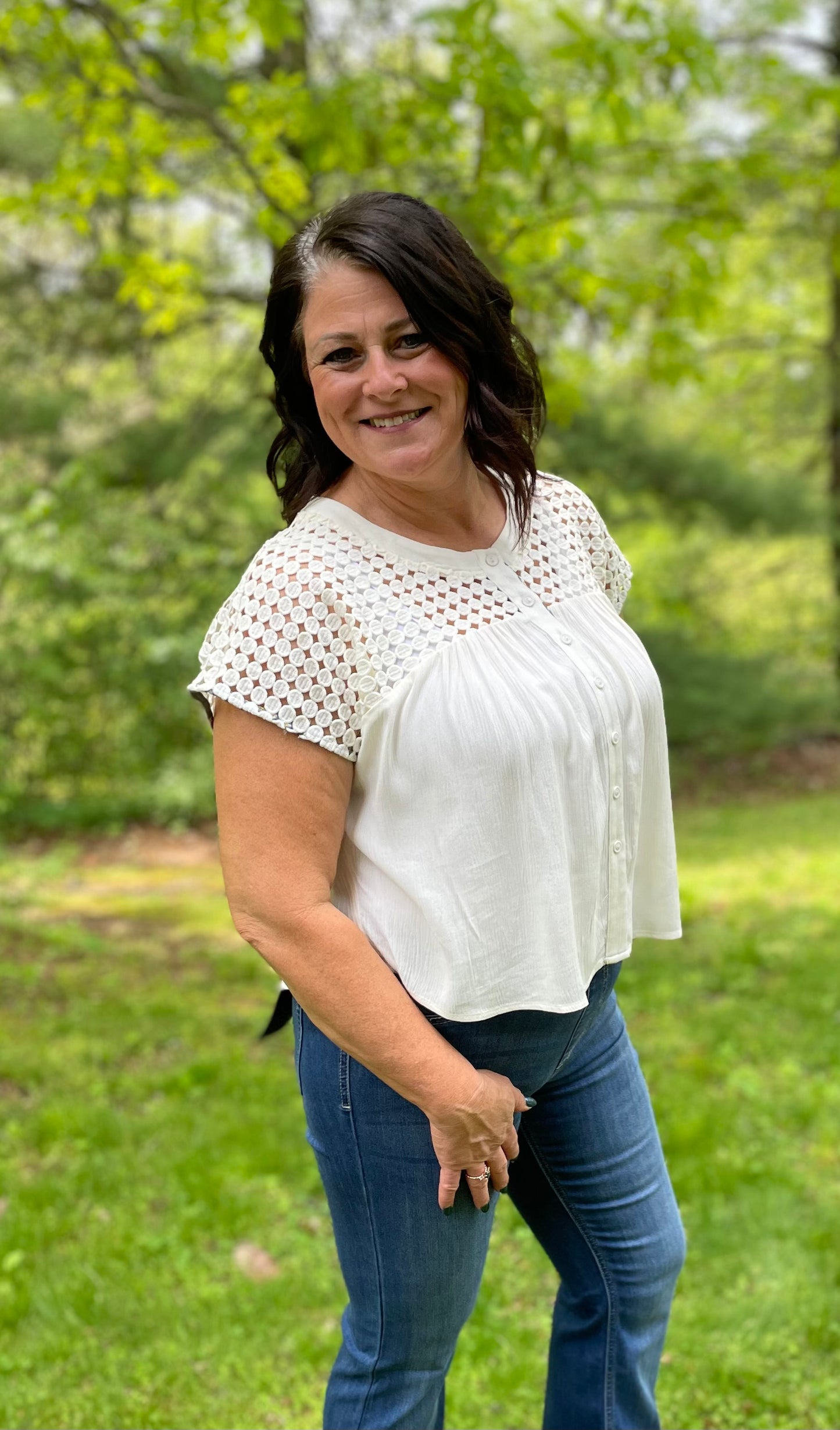 Cropped shirt w/lace