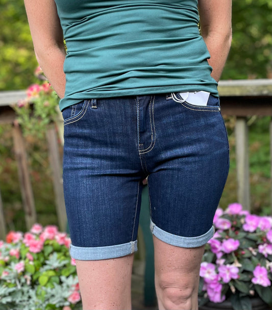 Kan can non distressed shorts