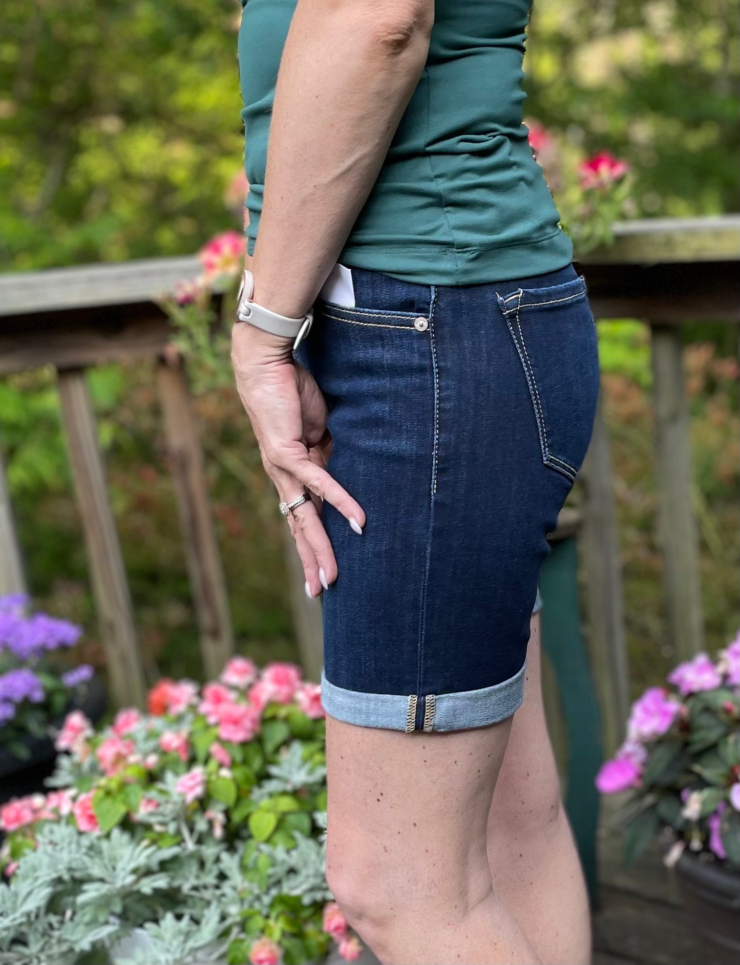 Kan can non distressed shorts