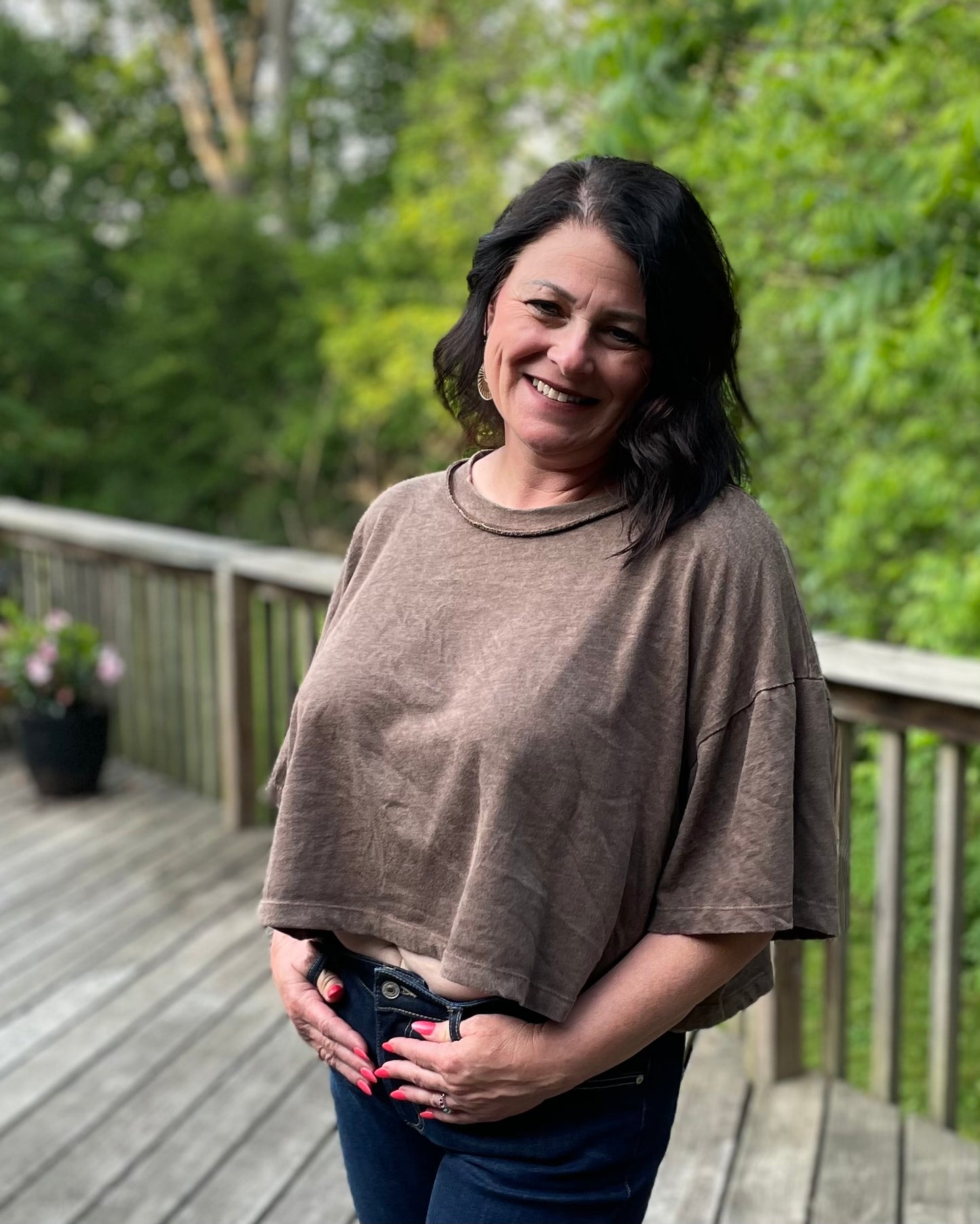 Oversized brown cropped T