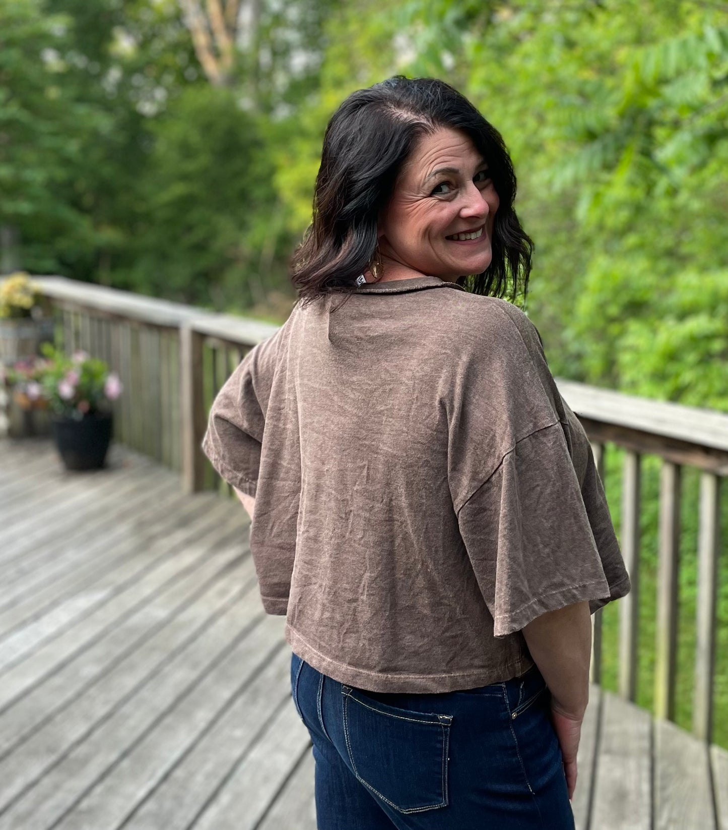 Oversized brown cropped T