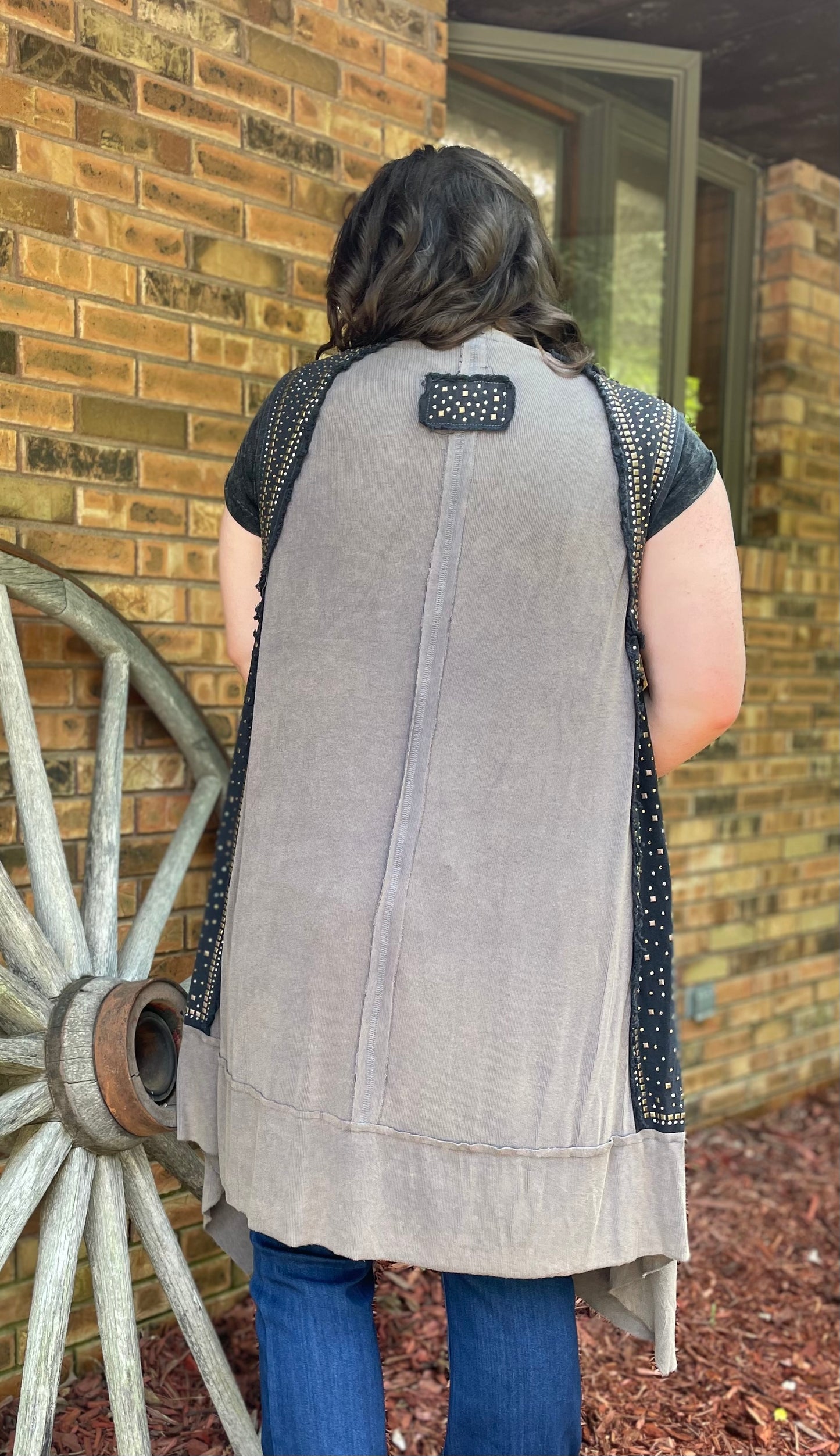 black/bronze vest