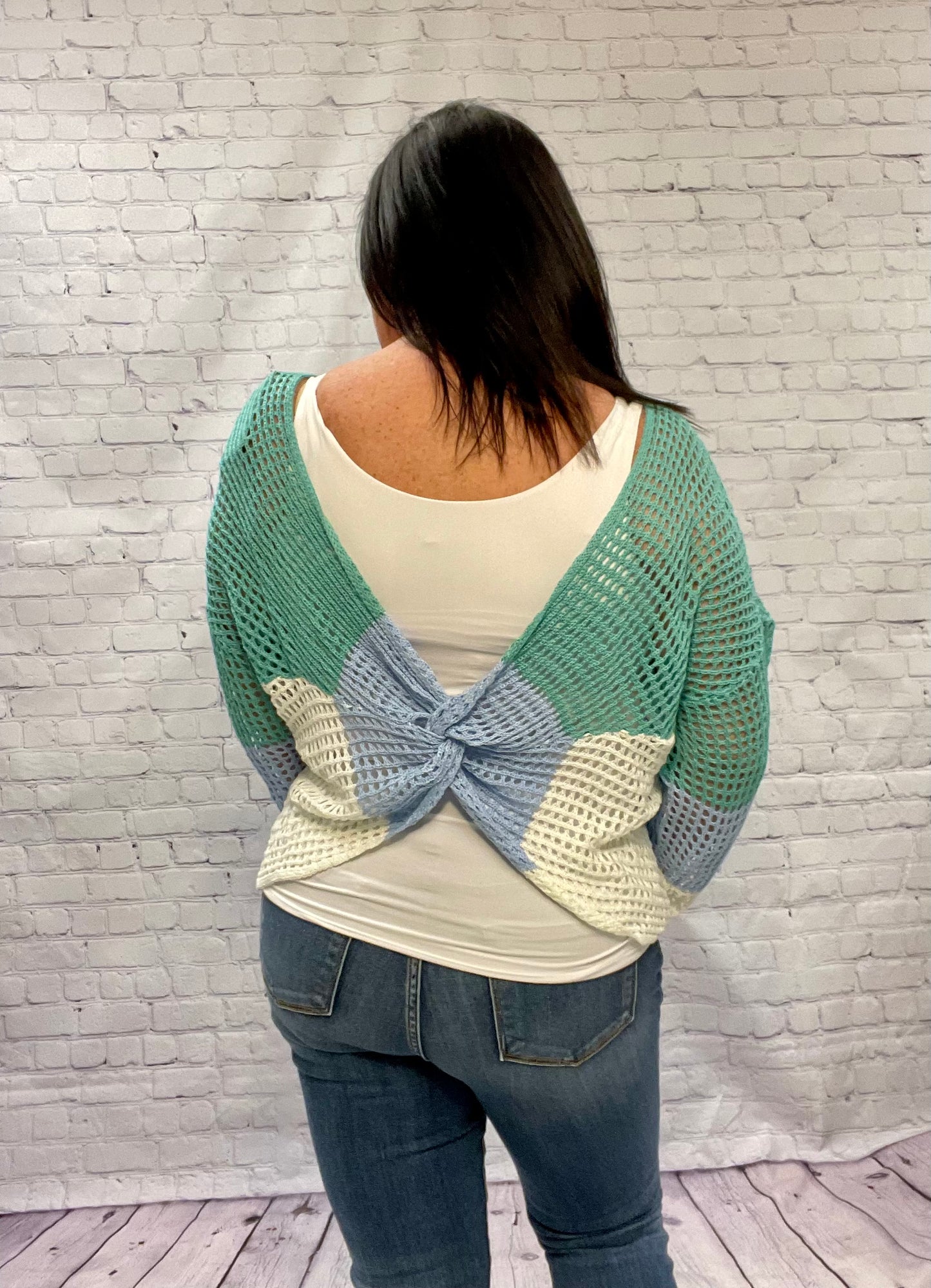 Loose knit /twist back sweater