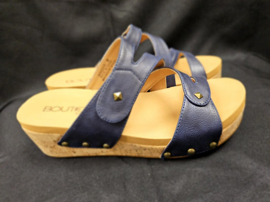 Navy wedge